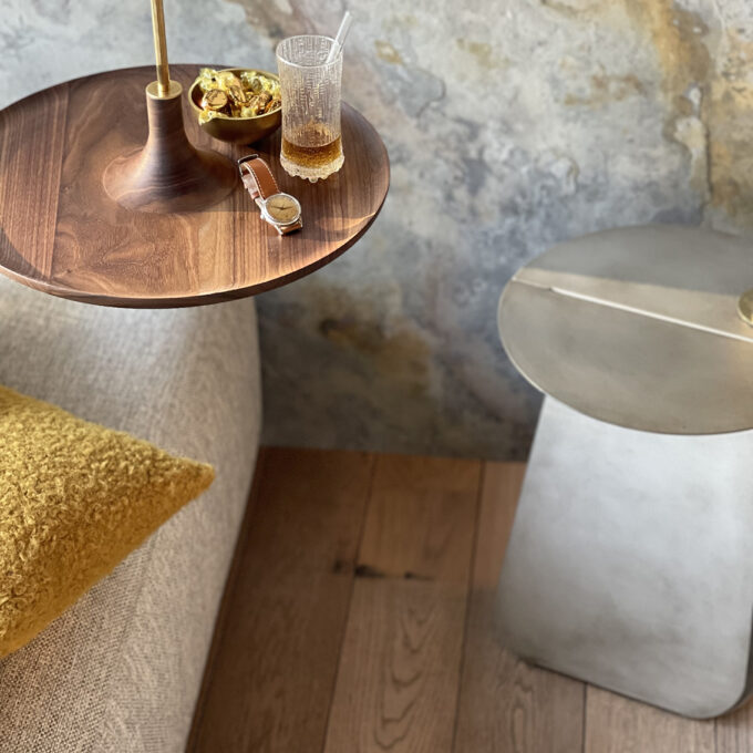 Hanging Table in Walnut