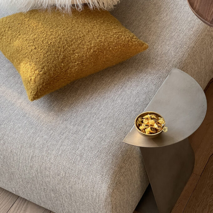 Round Foggy Side Table