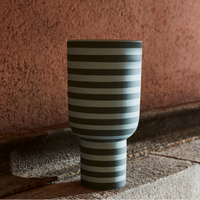 VARIA Sculptural Vase