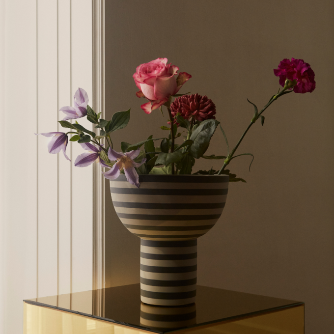 VARIA Sculptural Vase
